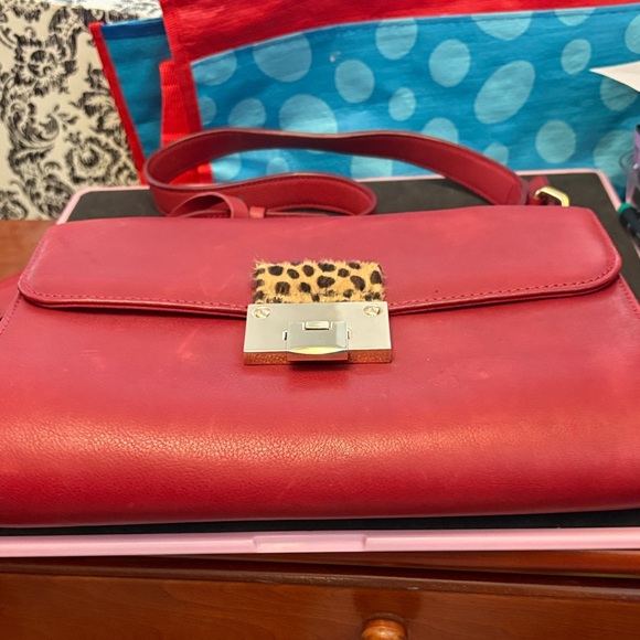 Stunning Leather GAYA Red Crossbody or handbag Bag with Gold Accents - Picture 14 of 15